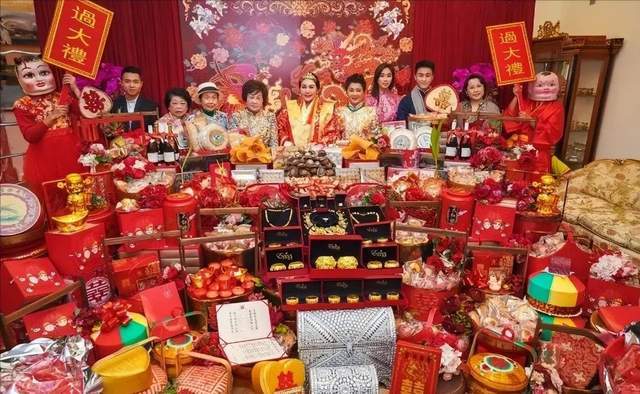 反转！曝何超莲婚礼是亲妈出钱，窦骁不愿签婚前协议，所以没领证