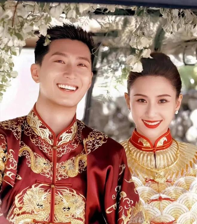 窦骁何超莲反转不断？婚前协议婚礼费用成疑云，IP同在北京未合体