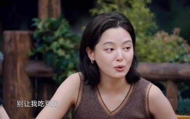 杨洋蒋梦婕恋情？辛芷蕾明讽黄磊？田栩宁耍大牌罢工？周峻纬歪屁股洗白了？转型男爱豆厌女PUA？