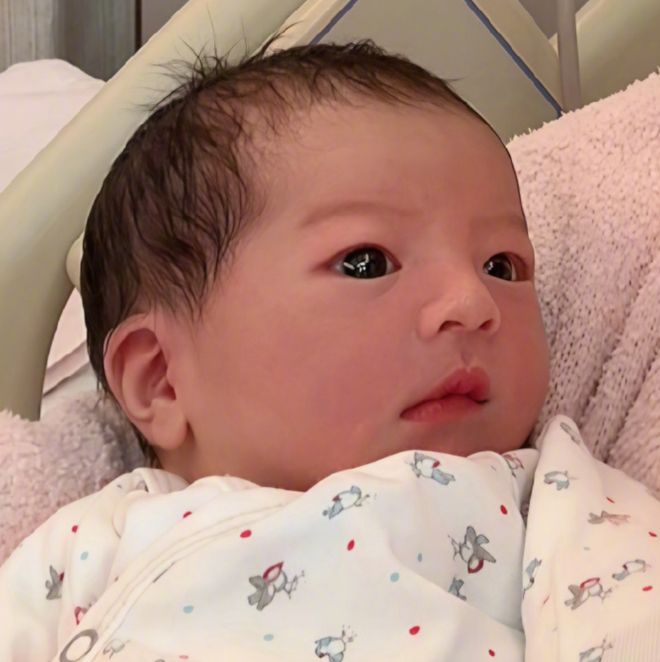 郭富城三胎还是女儿！狗仔拍到其扁嘴照，方媛发声强调不在乎性别