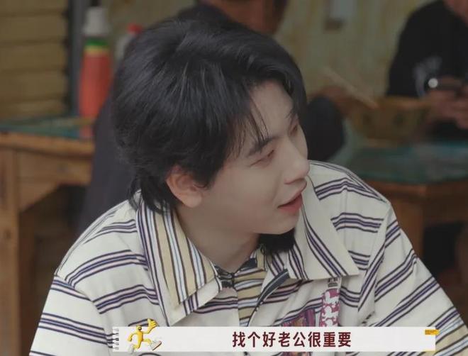唐嫣罗晋恩爱人设崩塌了！夫妻常年两地分居，全靠女方一家带娃