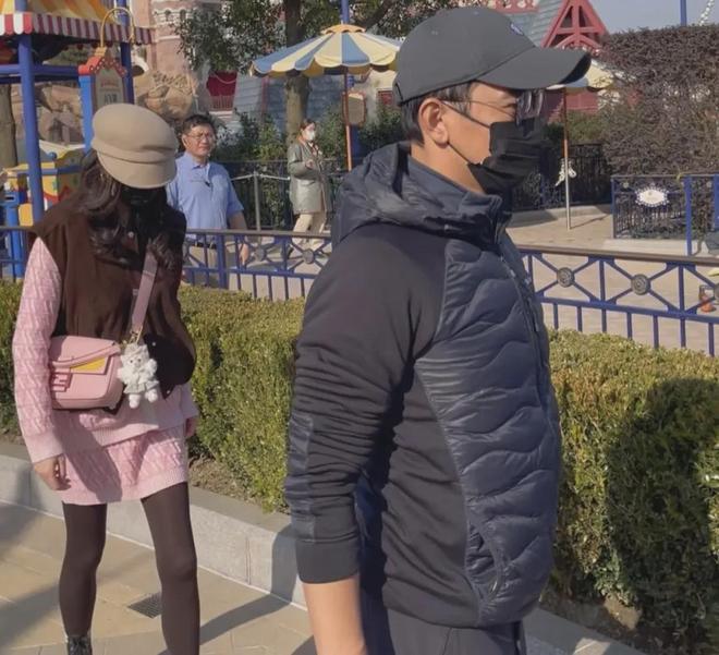 唐嫣罗晋恩爱人设崩塌了！夫妻常年两地分居，全靠女方一家带娃