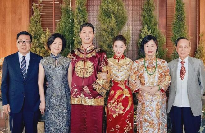 港媒曝光何超莲家中资产分配，签不签婚前协议，窦骁都捞不到好处