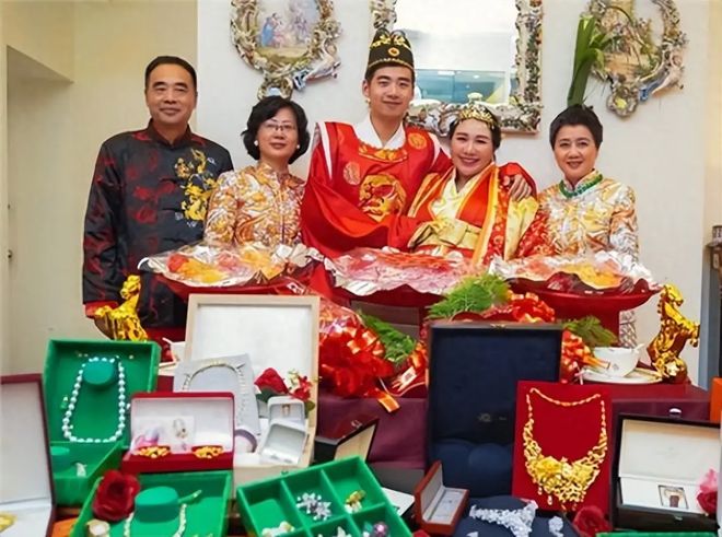赌王千金和男明星被传婚变，这瓜真是越扒越现实啊……