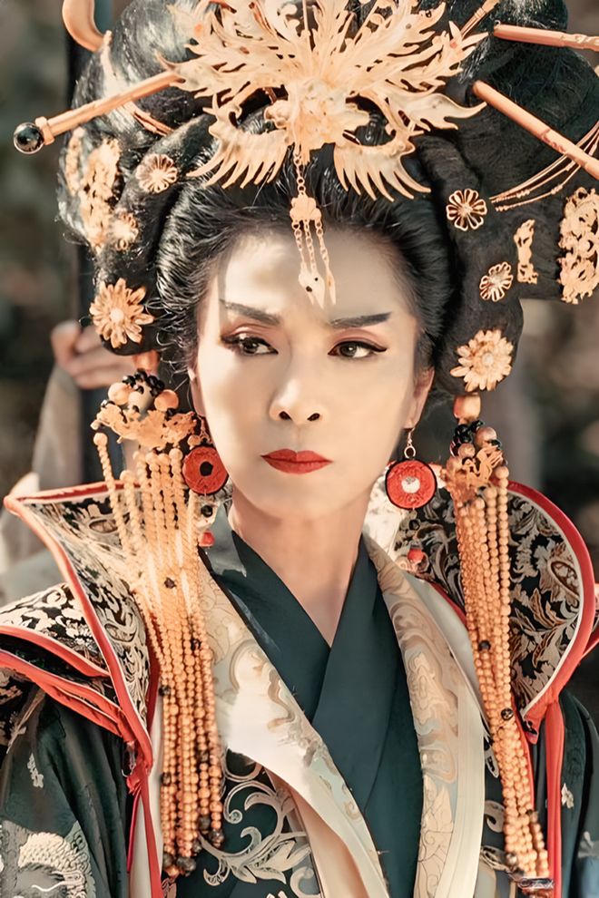 76岁潘迎紫冻龄上热搜，娱乐圈“不老女神”还有她们……