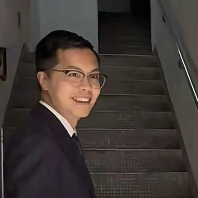 深藏不露！出道8年，狂扫5套香港豪宅，他才是娱乐圈真正的隐形楼王！