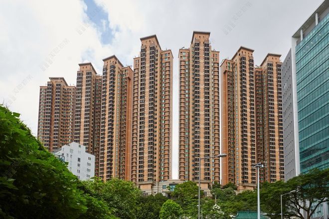 深藏不露！出道8年，狂扫5套香港豪宅，他才是娱乐圈真正的隐形楼王！