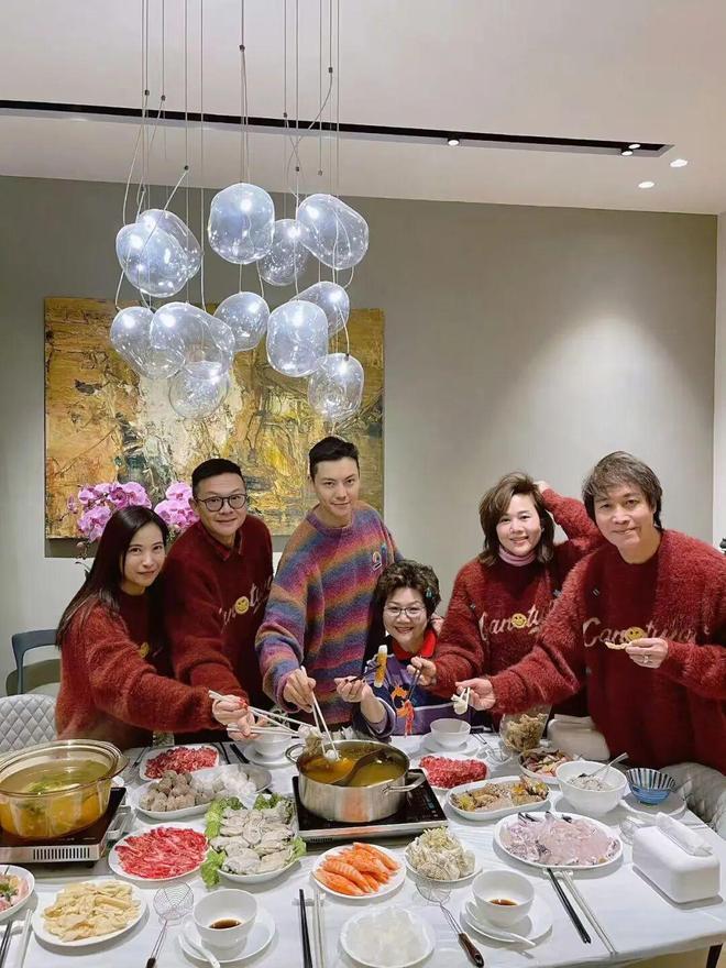 深藏不露！出道8年，狂扫5套香港豪宅，他才是娱乐圈真正的隐形楼王！