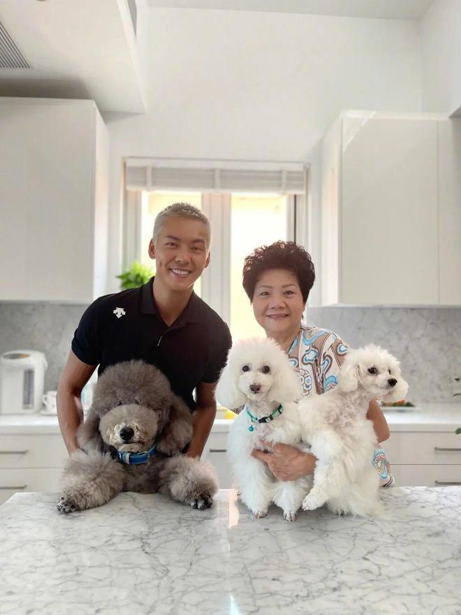 深藏不露！出道8年，狂扫5套香港豪宅，他才是娱乐圈真正的隐形楼王！