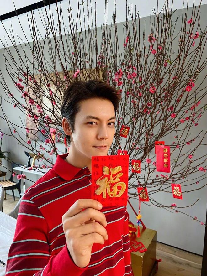 深藏不露！出道8年，狂扫5套香港豪宅，他才是娱乐圈真正的隐形楼王！
