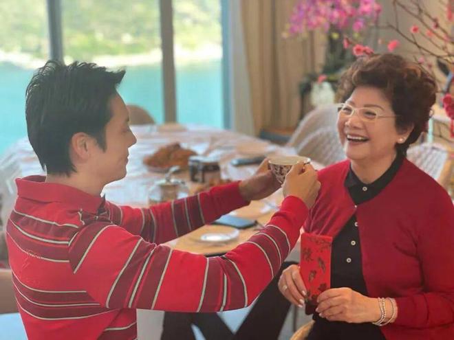 深藏不露！出道8年，狂扫5套香港豪宅，他才是娱乐圈真正的隐形楼王！