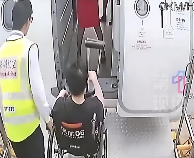郑智化再次发文吐槽大陆机场，坦言心灰意冷萌生退意，评论区翻车