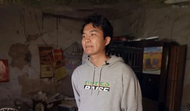 小四爷：破房子里长出的幽默｜进击的脱口秀演员⑧