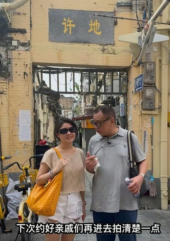 好友曝许绍雄能听到讲话，曾开奔驰拍戏，移民新加坡住400平豪宅
