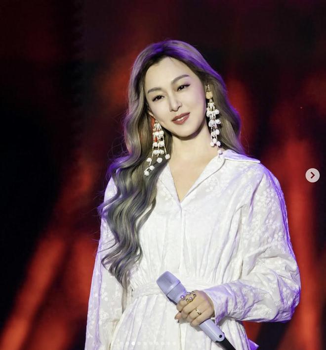 在演唱会上佩戴大S骨灰项链？范玮琪发律师声明，媒体致歉了！