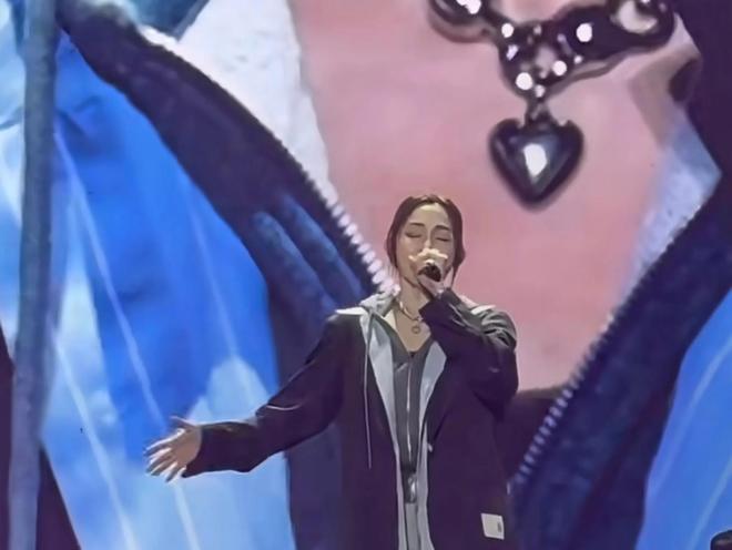 在演唱会上佩戴大S骨灰项链？范玮琪发律师声明，媒体致歉了！