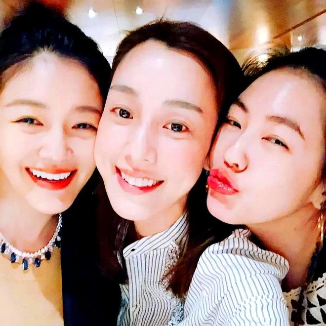 在演唱会上佩戴大S骨灰项链？范玮琪发律师声明，媒体致歉了！