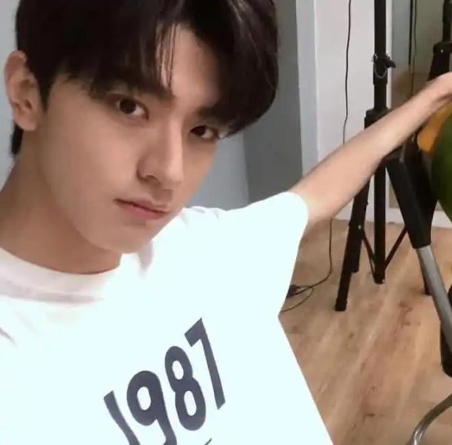 林一的万圣节大作战：从“僵尸”到“浪漫疯子”的惊喜派对