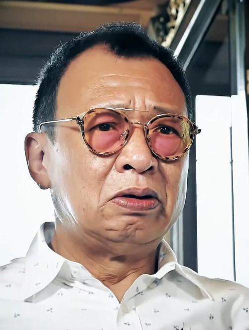 明星追忆许绍雄：吴彤说他不迟到不带助理，鲁迅长孙赞他绿叶王