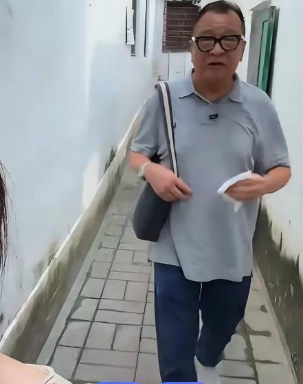 明星追忆许绍雄：吴彤说他不迟到不带助理，鲁迅长孙赞他绿叶王