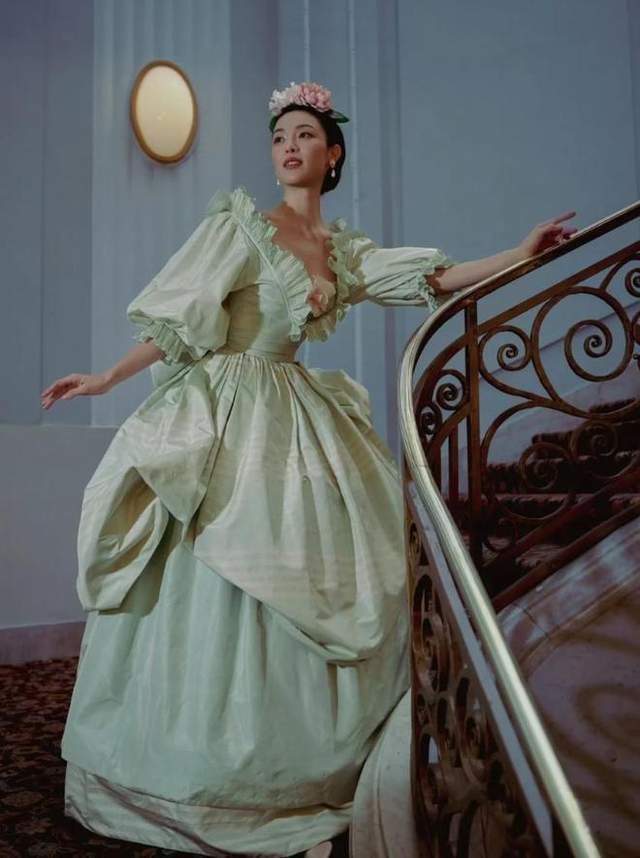 王耀庆回应钟楚曦贴脸开大：口误吃螺丝没内涵没调侃，再不主持了