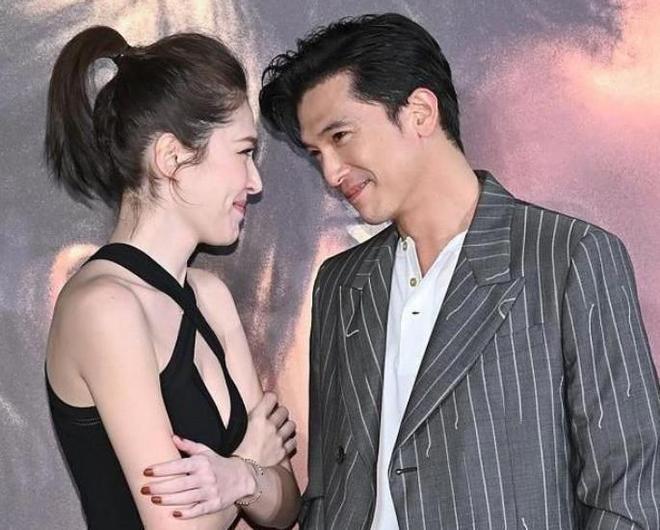 邱泽许玮甯11月补办婚礼，娃刚出生2月，喜帖还没印，已口头邀约