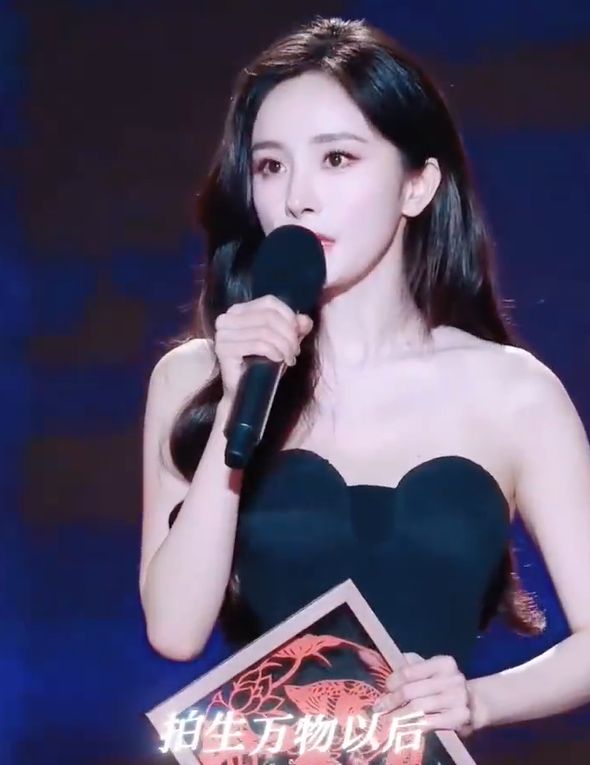 杨幂新剧拿奖，赵丽颖评奖期内颗粒无收，85花top还能争十年