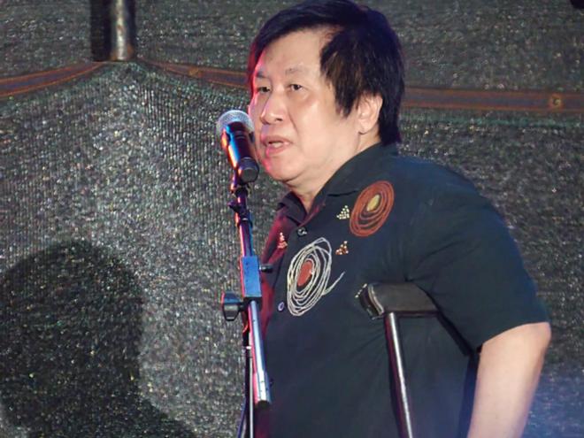 郑智化风波反转！机场倍速播放惹争议，媒体点评：郑智化无须道歉