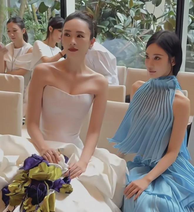 ELLE盛典红毯状况百出，有人摔倒、有人背手像逛大街，秒变菜市场