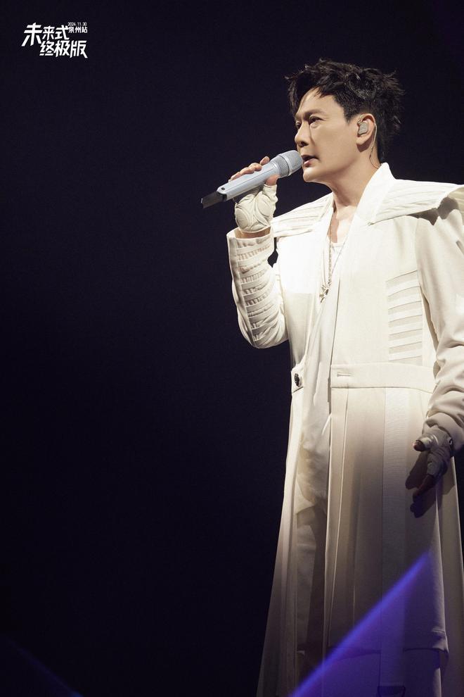 张信哲：我到了“讲述一些爱情之外”的人生阶段｜人物