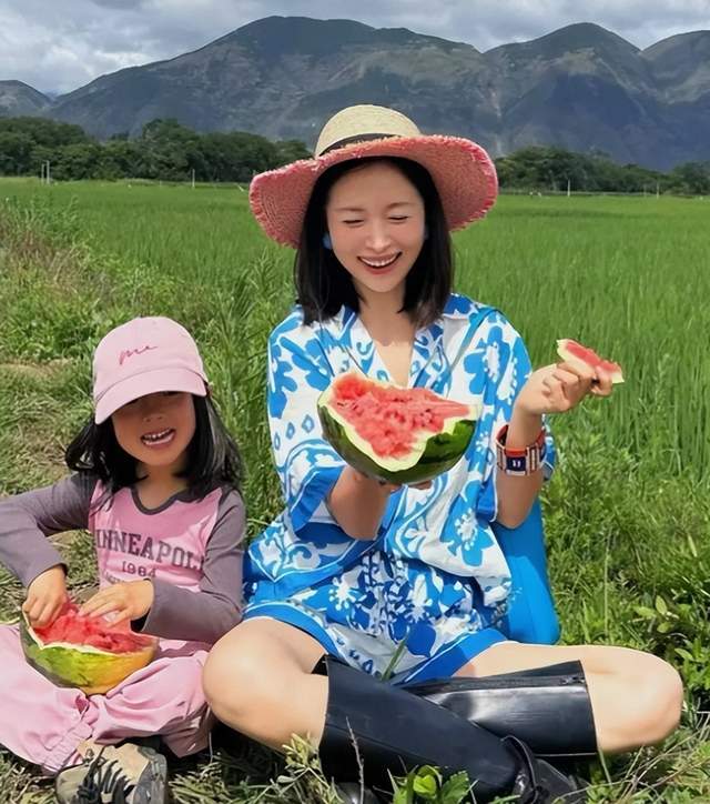 一天3个瓜！昔日顶流离婚，天后女儿和女星同居，钢琴家被控诉