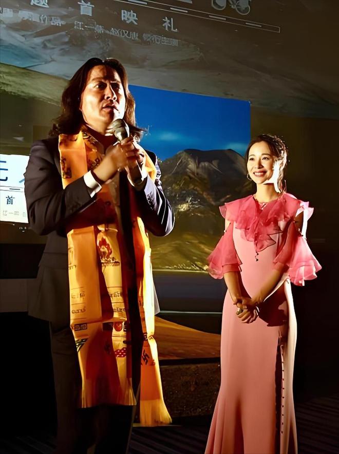 一天3个瓜！昔日顶流离婚，天后女儿和女星同居，钢琴家被控诉