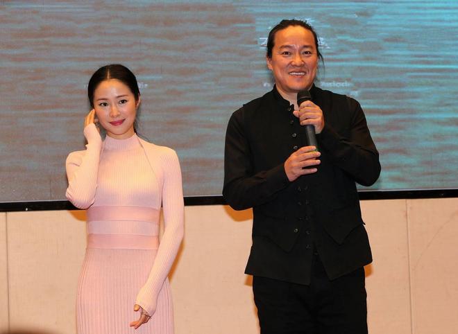 一天3个瓜！昔日顶流离婚，天后女儿和女星同居，钢琴家被控诉