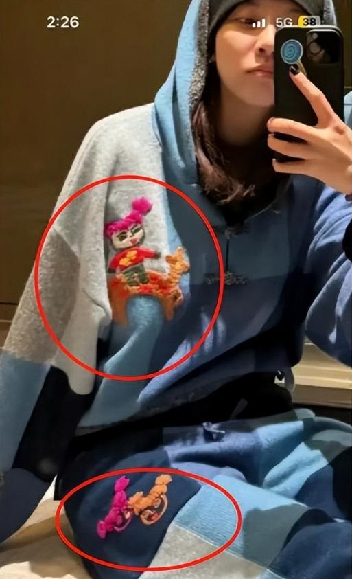 一天3个瓜！昔日顶流离婚，天后女儿和女星同居，钢琴家被控诉