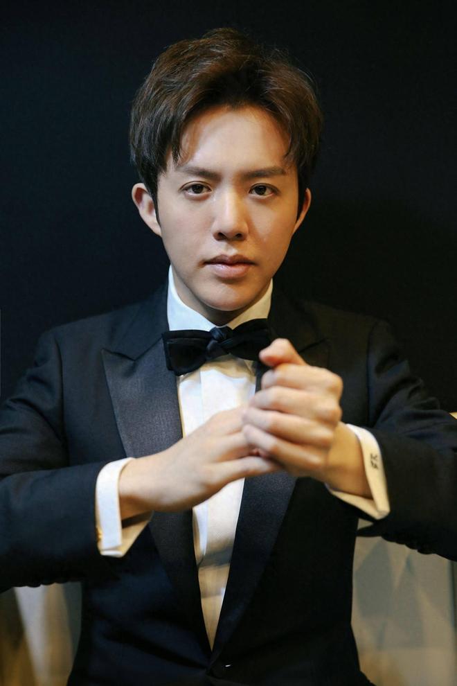 一天3个瓜！昔日顶流离婚，天后女儿和女星同居，钢琴家被控诉