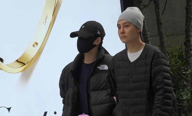 阿娇与皇甫圣华挽手逛街，曾贴脸庆生一同出游，是朋友还是闺蜜？