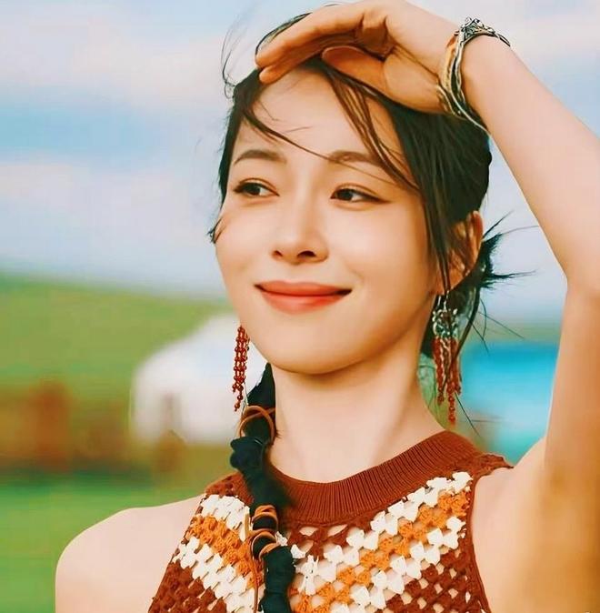 42岁江一燕离婚后，李晟黄英蒋一侨留言鼓励，温暖了半个娱乐圈