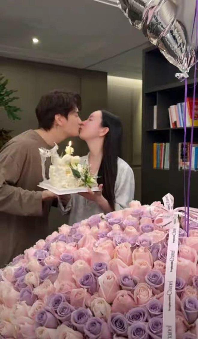 张檬曝跟小五六年没分开过一天，从不分床睡，零缺席的陪伴绝了吧