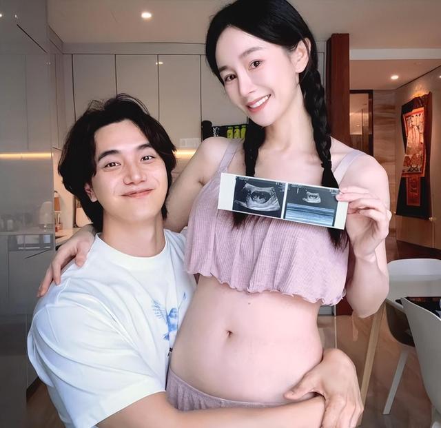 张檬曝跟小五六年没分开过一天，从不分床睡，零缺席的陪伴绝了吧