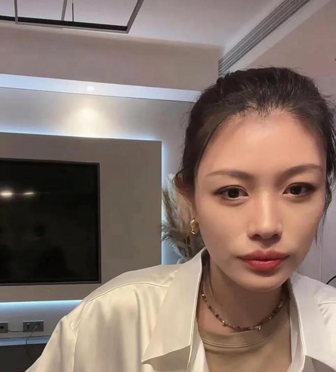 36岁葛荟婕官宣新恋情，男友小自己一轮，她真走出汪峰情伤了吗？