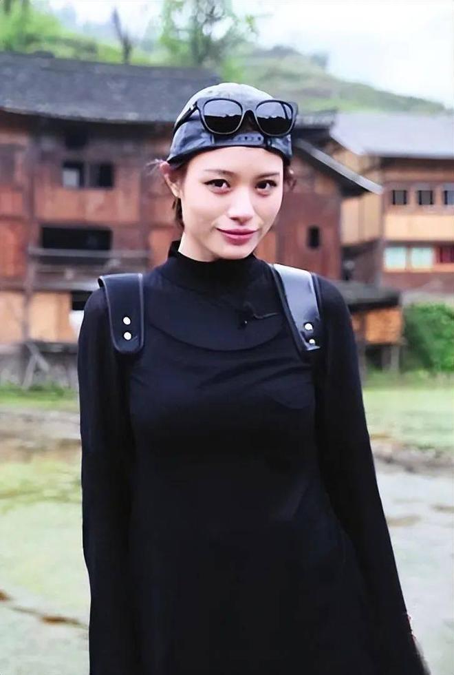 36岁葛荟婕官宣新恋情，男友小自己一轮，她真走出汪峰情伤了吗？