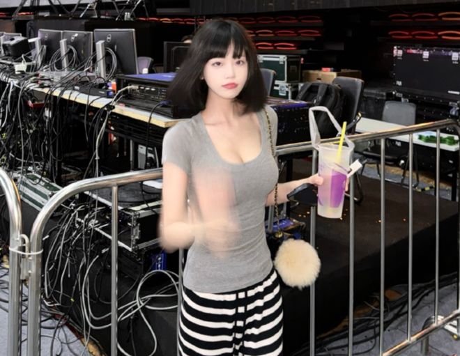 李云迪风波升级！司晓迪否认嫖娼关系，爆料男方擅长用小号聊女生