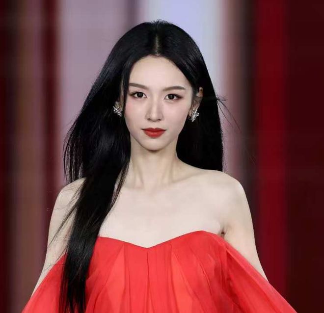 王诗龄评论区沦陷！蛐蛐周也遭到粉丝讨伐，李湘删博重发不道歉