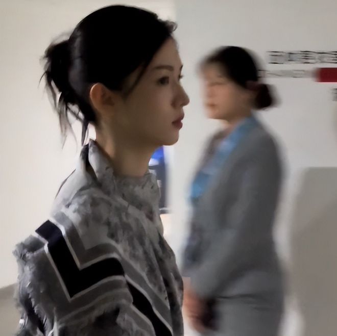 太尴尬！李湘晒图暴露王诗龄背后蛐蛐周也，被发现后连忙上线删除