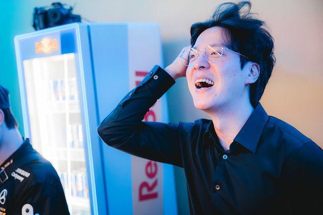 Kkoma谈T1三连冠 全力以赴不留遗憾