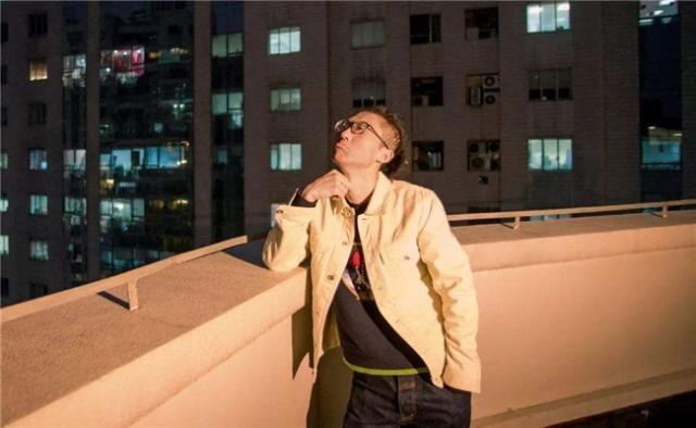 汪苏泷说加衣服不如加我微信 吐槽大会上的自嘲与互动