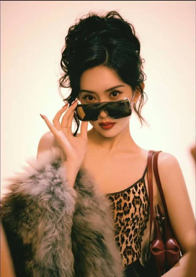 孟子义cos阿精 谐音梗引爆全网