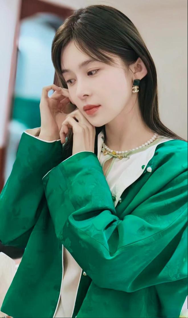 赵樱子直播曝一线男友姓张，系仙侠剧顶流比她小11岁，你能猜出吗