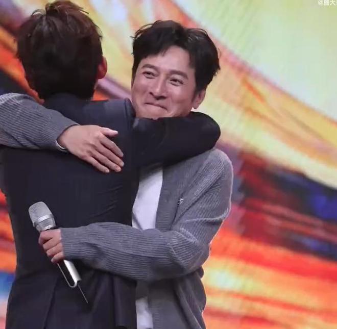 曝快乐家族将合体回归！网友反应两极化，吐槽收礼事件不了了之