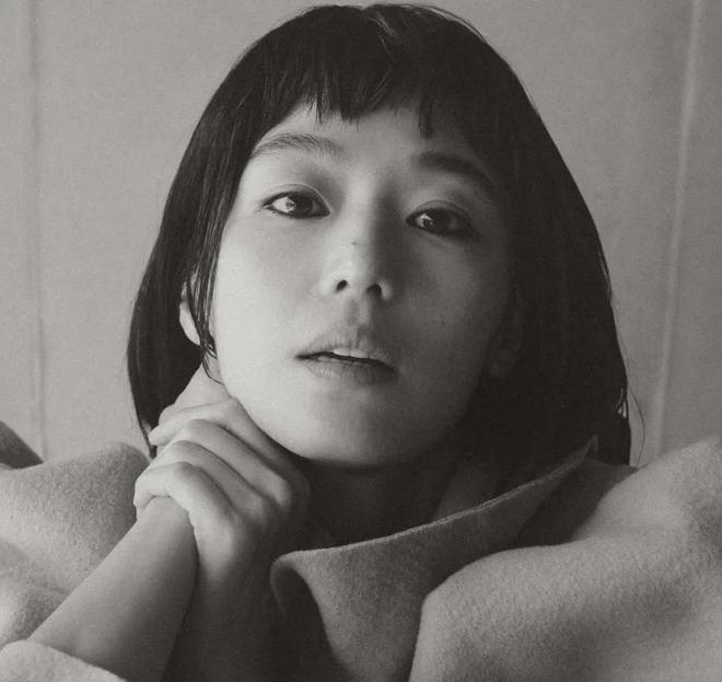 全智贤近况曝光！44岁了放弃谍战剧去拍偶像剧，资源降级遭群嘲